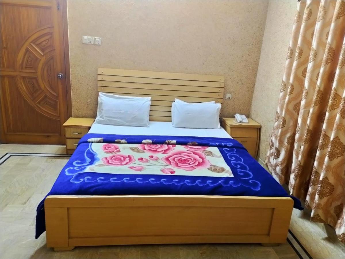 Karachi Motel Luaran gambar