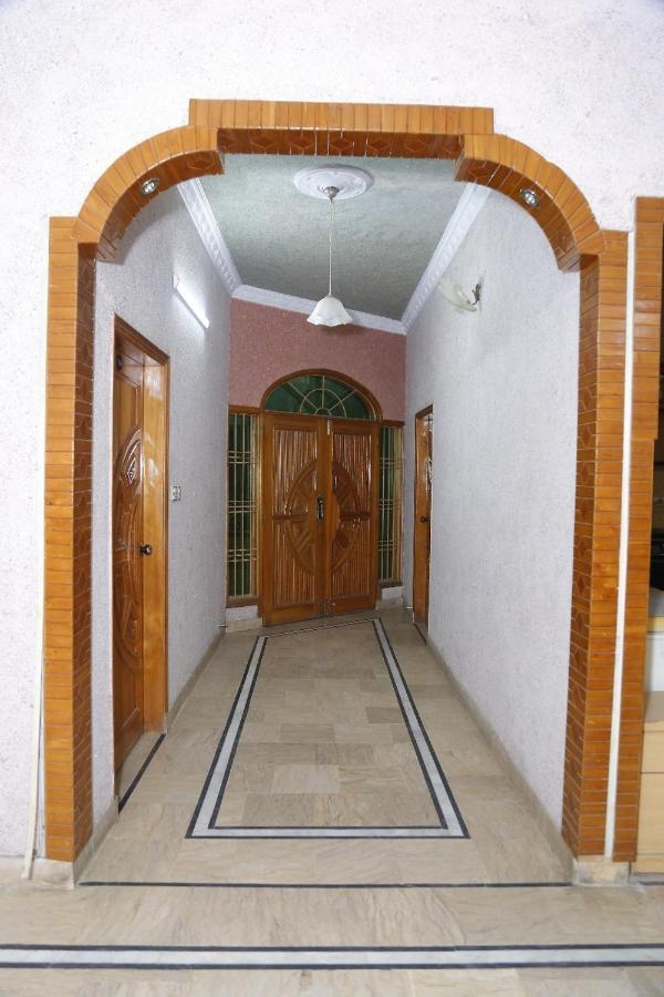 Karachi Motel Luaran gambar