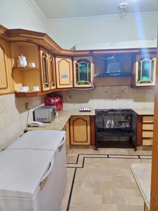 Karachi Motel Luaran gambar